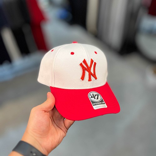 کلاه اسنپ بک نیو ارا (NEWERA NY SNAPBACK) (تنظیم سایز دار) رنگ سفید قرمز